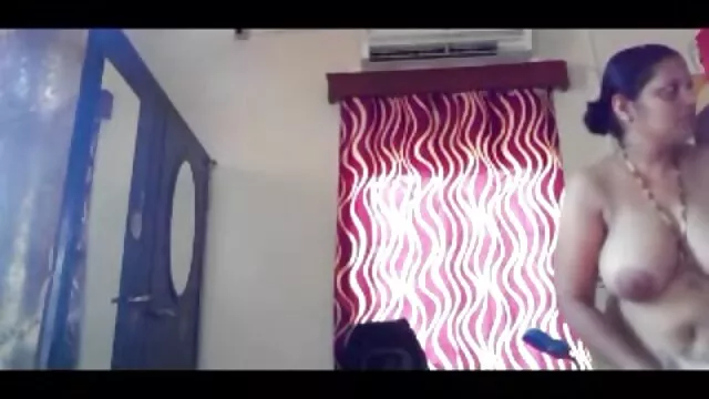یک دختر جذاب مرد را هیجان سکس پورن فیلم زده می کند