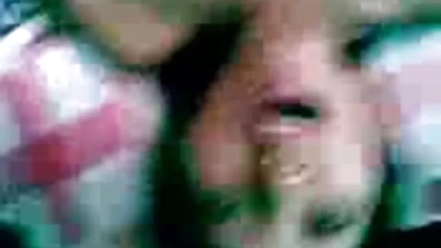 سبزه فانتزی به راحتی ماساژورها را اغوا می دانلود پورن کوتاه کند
